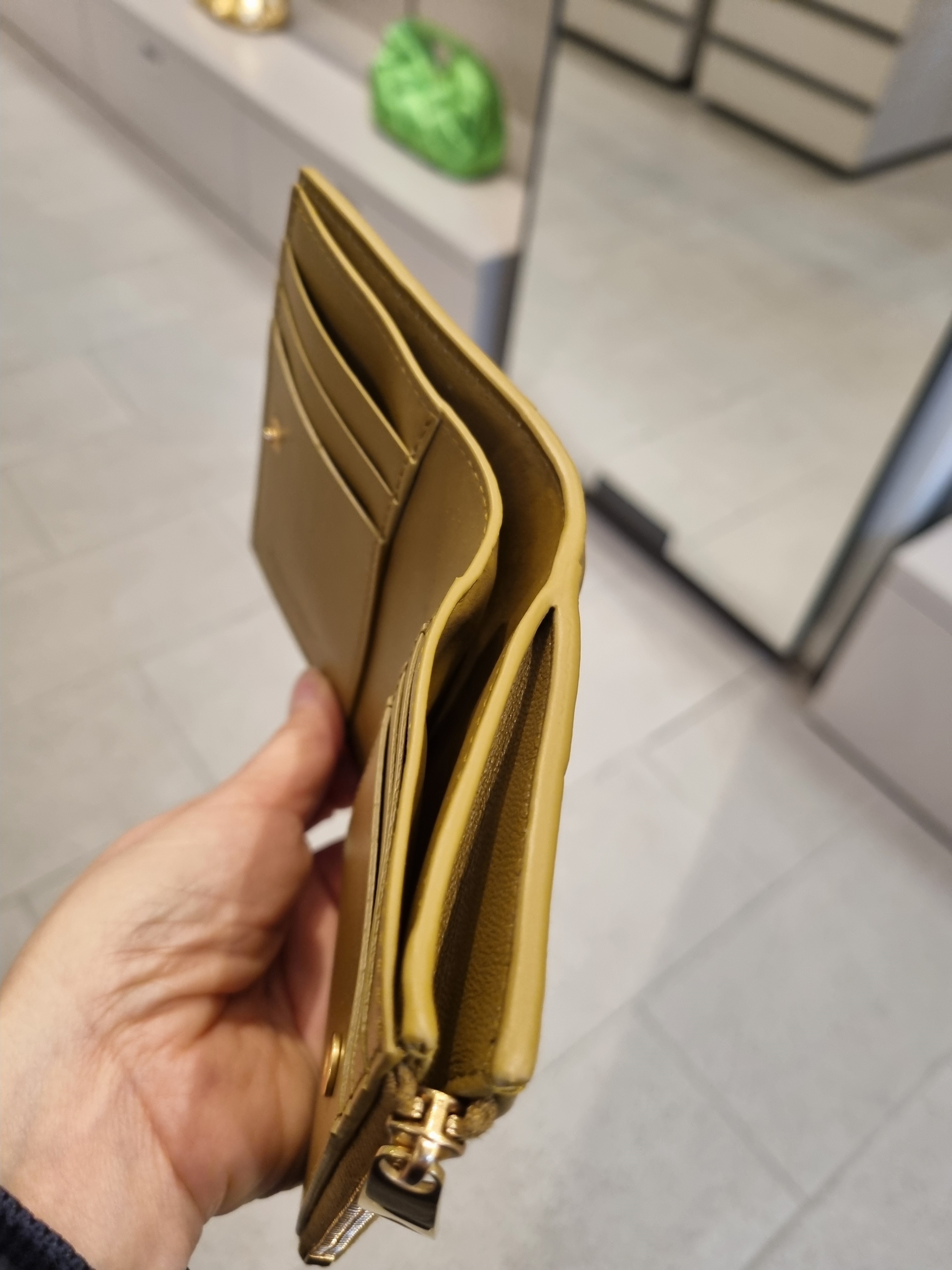 アウトレットセール♪【BOTTEGA VENETA】BIFOLD WALLET 651381 アウトレットセール♪【BOTTEGA VENETA】BIFOLD WALLET 651381