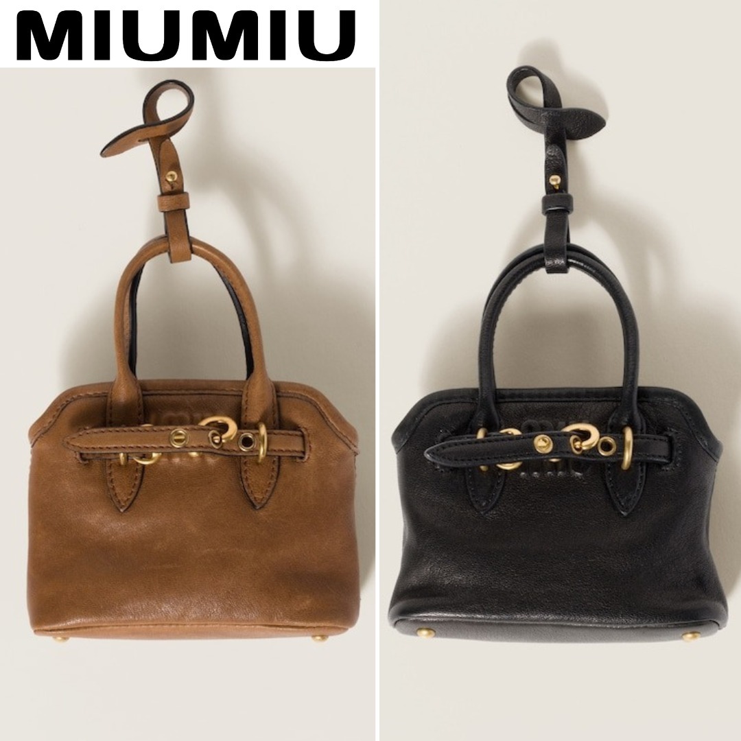 エンボス加工MIU MIU ロゴ入り レザー トリック (MiuMiu/バッグ