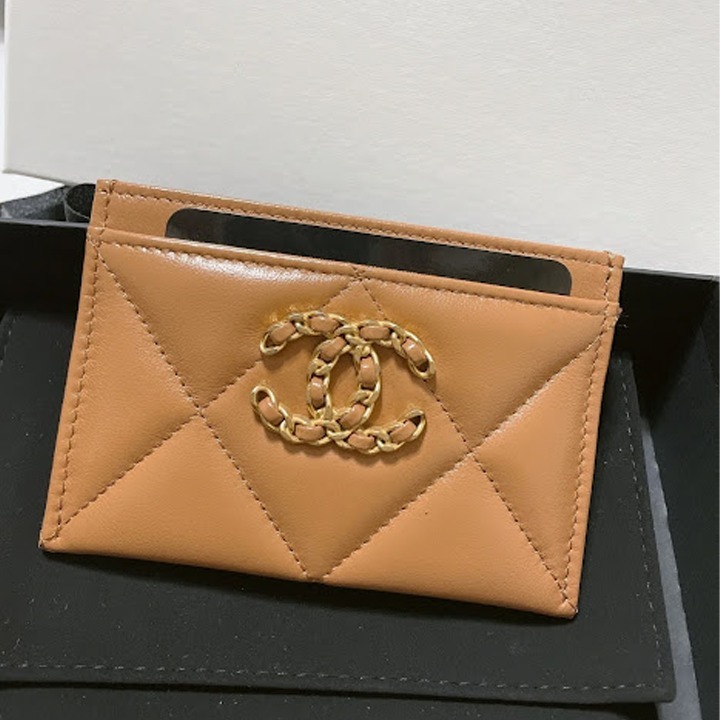 《多目的で使える♡》CHANEL 19カードホルダー