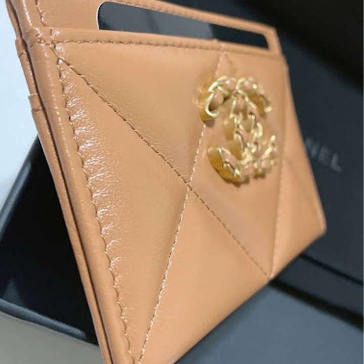 《多目的で使える♡》CHANEL 19カードホルダー