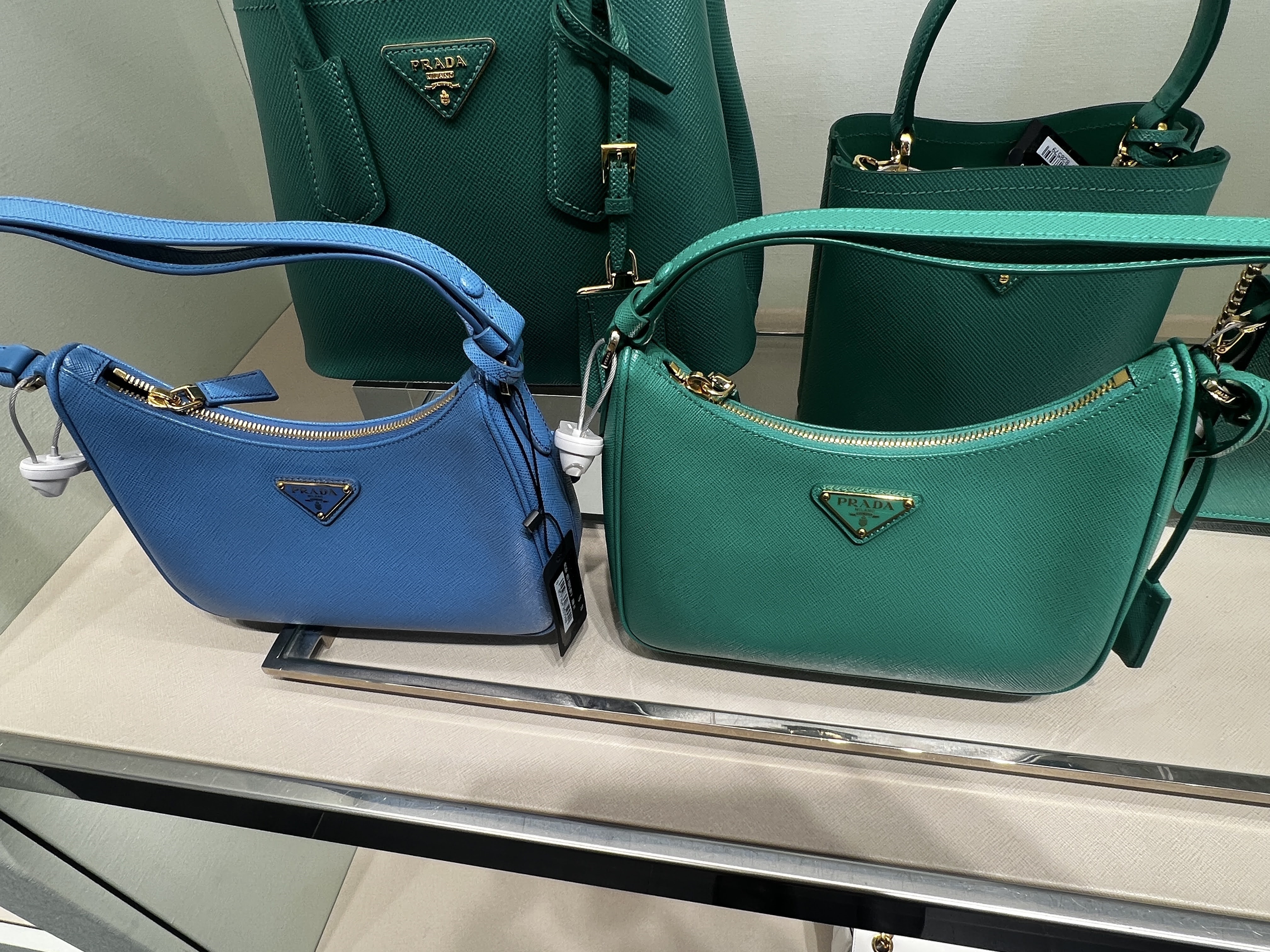♪直営アウトレット♪PRADA レザーバッグ 1BC204 NZV 各色