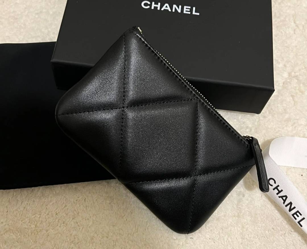 25C エレガントな一品 】CHANEL ミニポーチ CHANEL 19 (CHANEL
