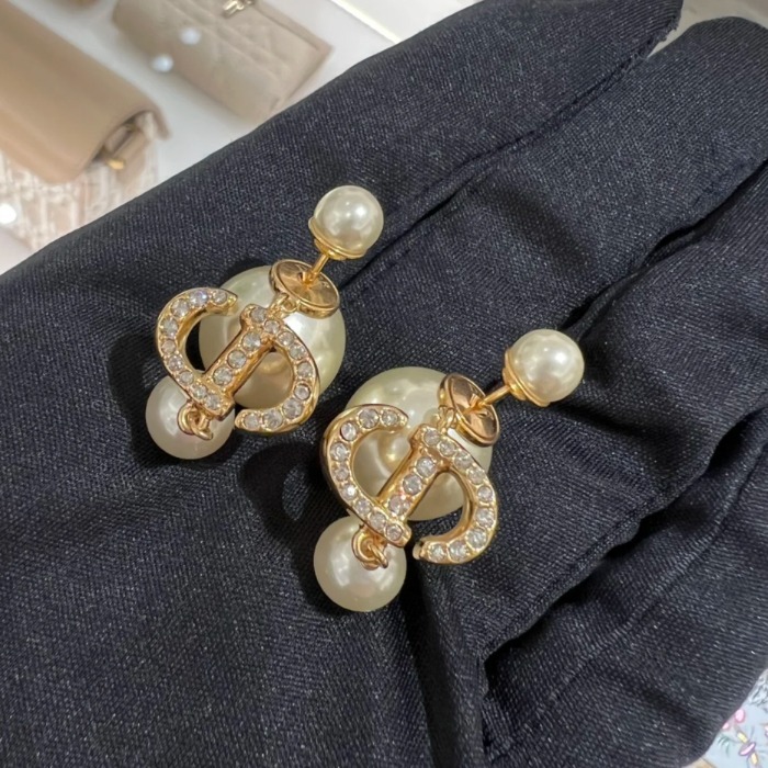 《エレガントな一品♡》DIOR TRIBALES ピアス