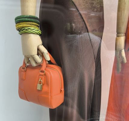 LOEWE ロエベ スラップブレスレット アナグラム イエロー レザー