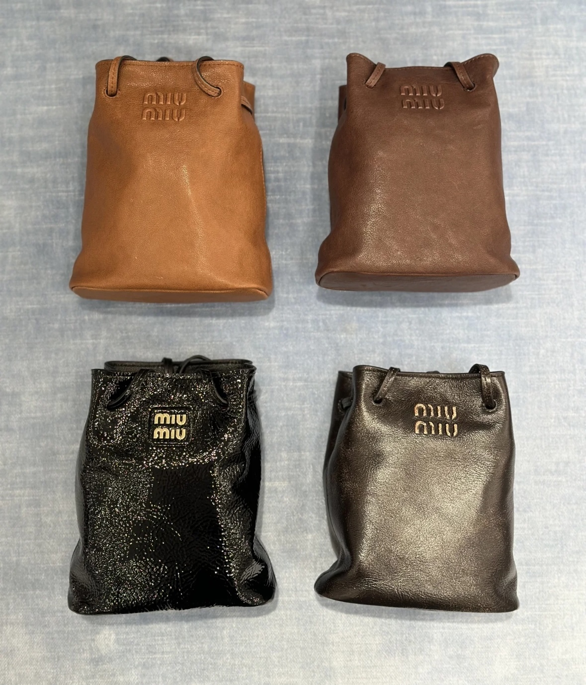 MiuMiu】ナッパレザーポーチ DHL配送料込み (MiuMiu/ポーチ