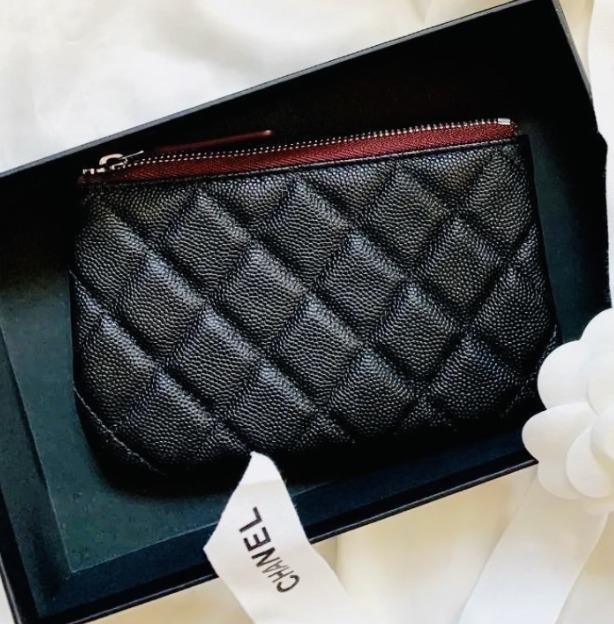 《上質な贅沢》CHANEL クラシック スモール ジップ ケース