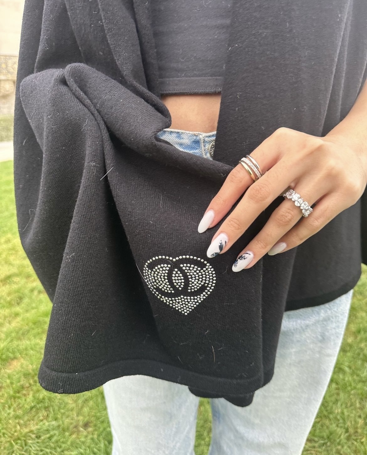 ラインストーンのハートにCCマーク 極上の肌触りCHANEL マフラー