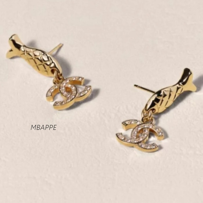 《25C》耳元彩る、お魚のかたち♪【CHANEL】シャネル ピアス