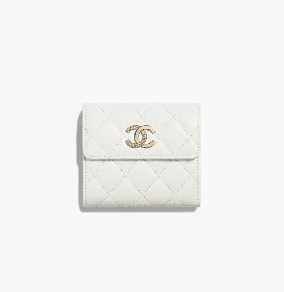 《大人気のロゴデザイン♡》CHANEL フラップウォレット