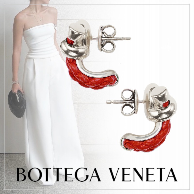 国内発送【BOTTEGA VENETA】ノット フープピアス シルバー 大注目 BOTTEGA VENETA◇レザー シルバー ノット フープピアス