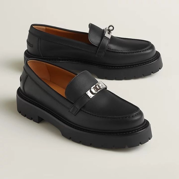 HERMES《ワンランク上のお洒落♪》 ローファー モカシン レザー