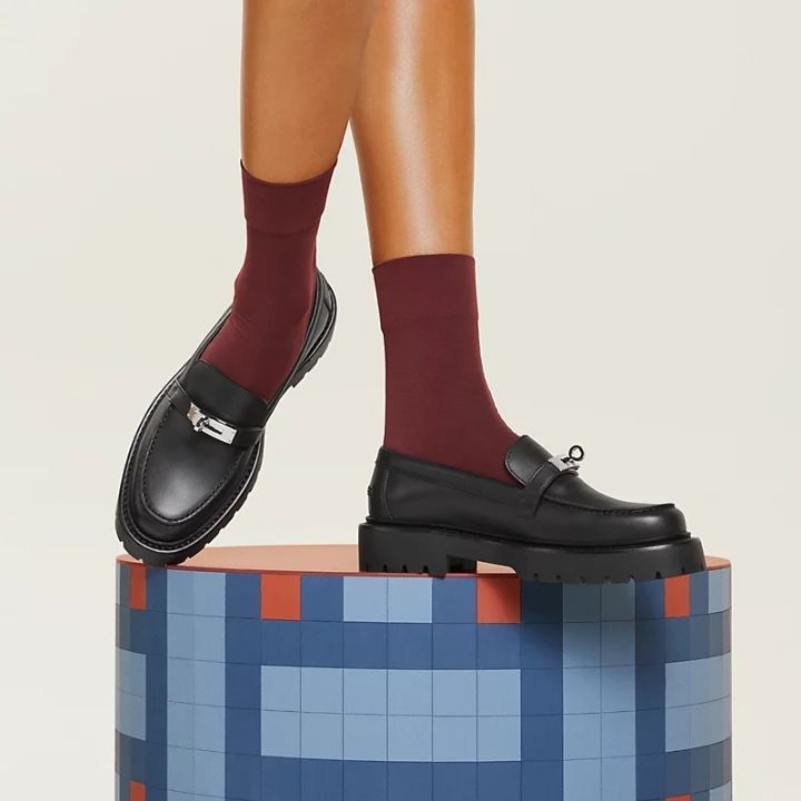 HERMES《ワンランク上のお洒落♪》 ローファー モカシン レザー