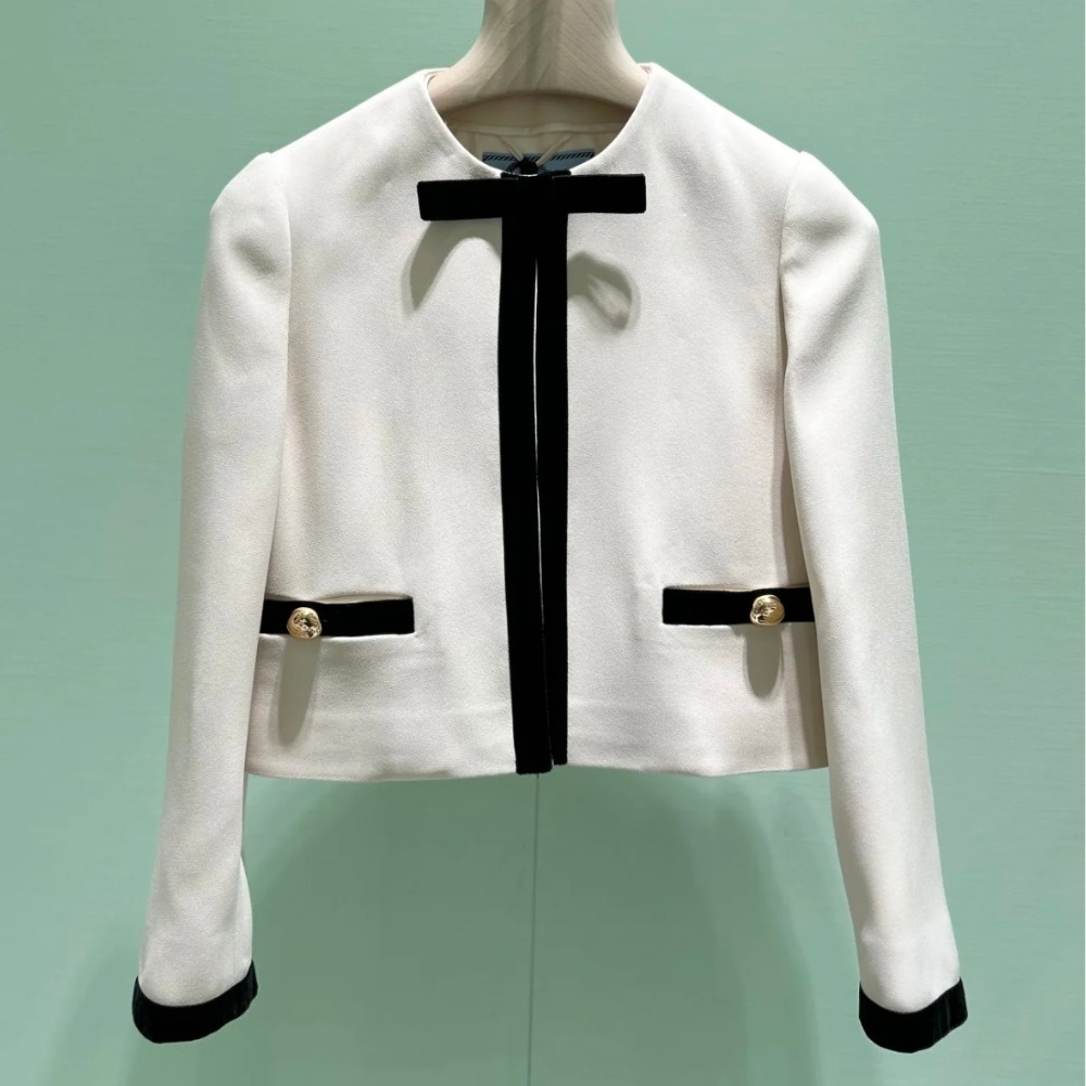 《上品で可愛い》【PRADA】シングルブレストジャケット
