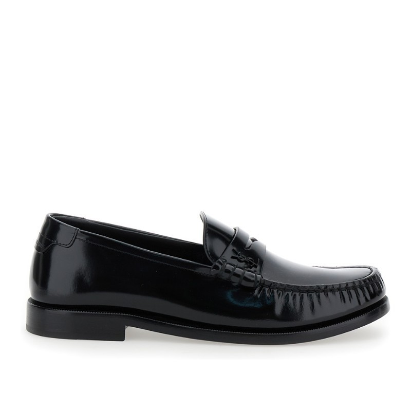 ローファー・オックスフォード Saint Laurent Black Loafers in Leather Woman