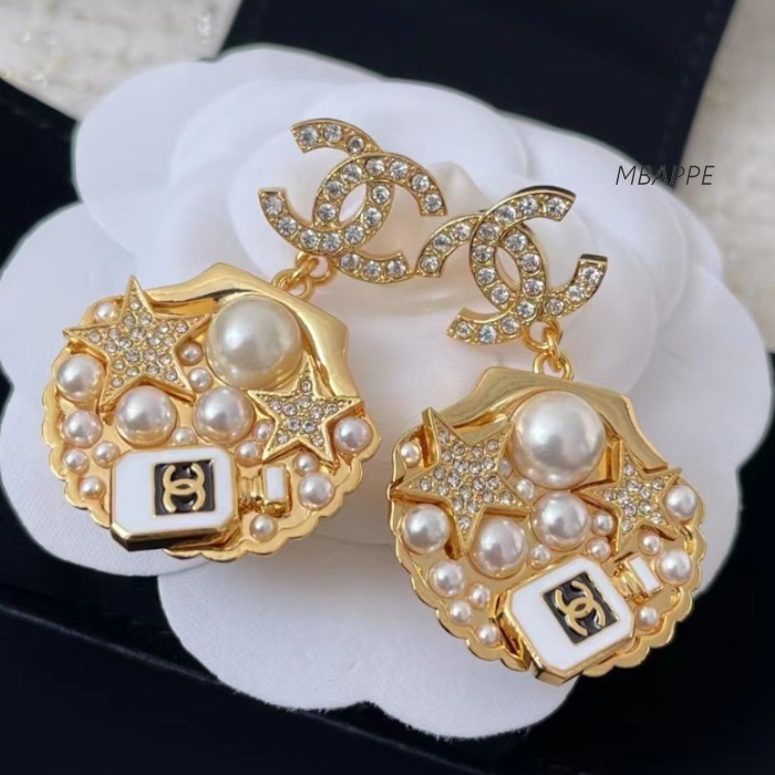 《25C》かわいい貝殻のかたち♪【CHANEL】シャネル イヤリング