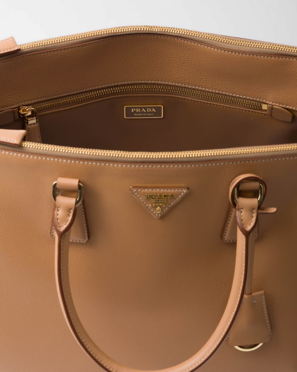 《送料無料》PRADA Large Prada Galleria leather bag