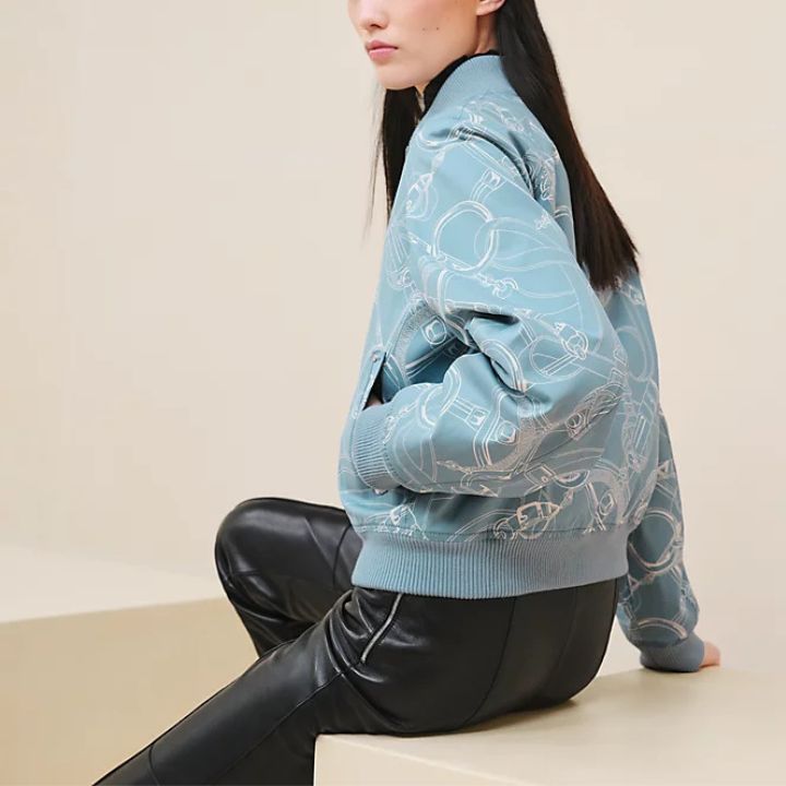 HERMES《裏地までお洒落に♪》ボンバージャケット Clou de Selle