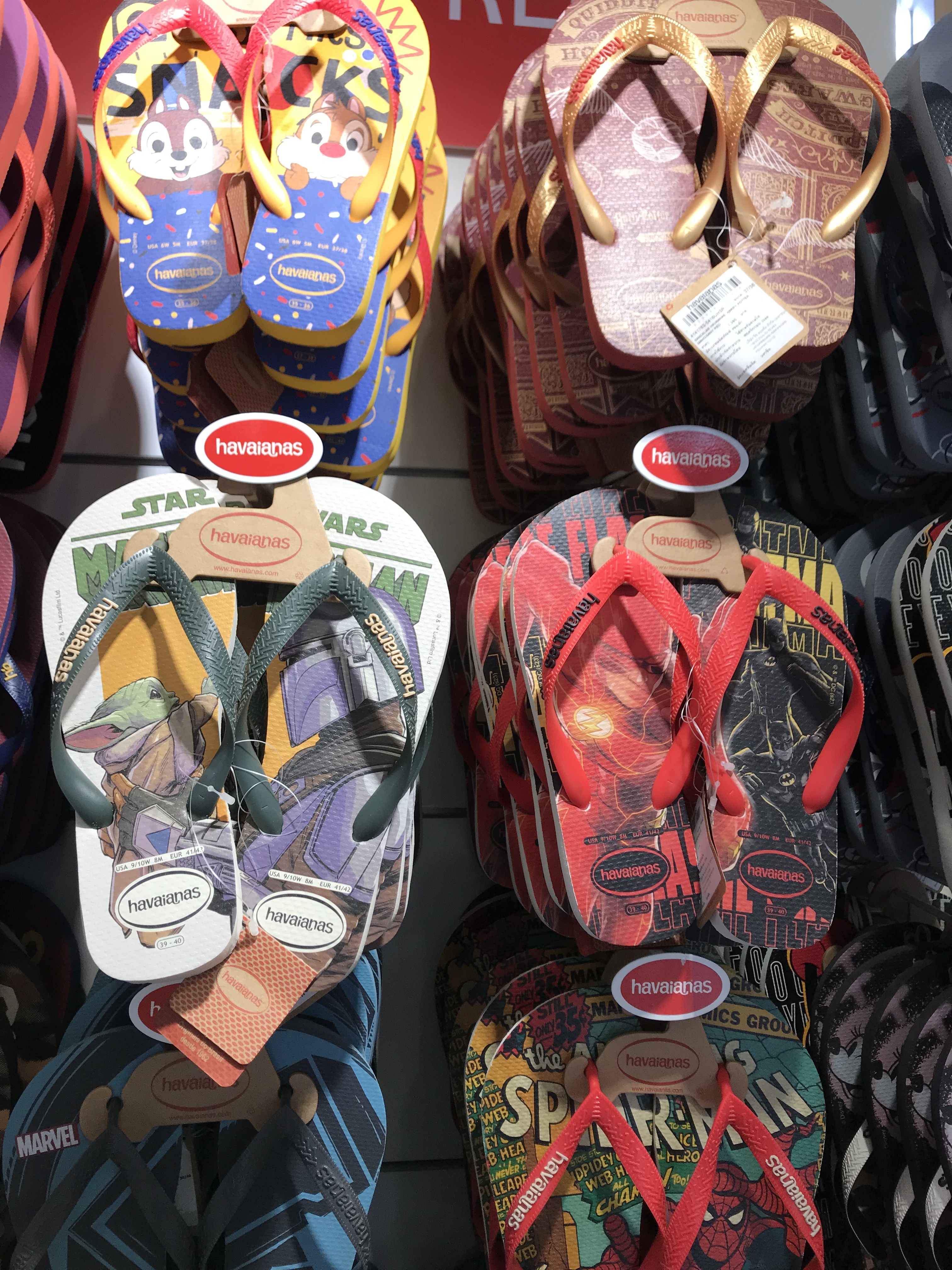 Disney×havaianas ビーチサンダル お写真4枚から選べる２足