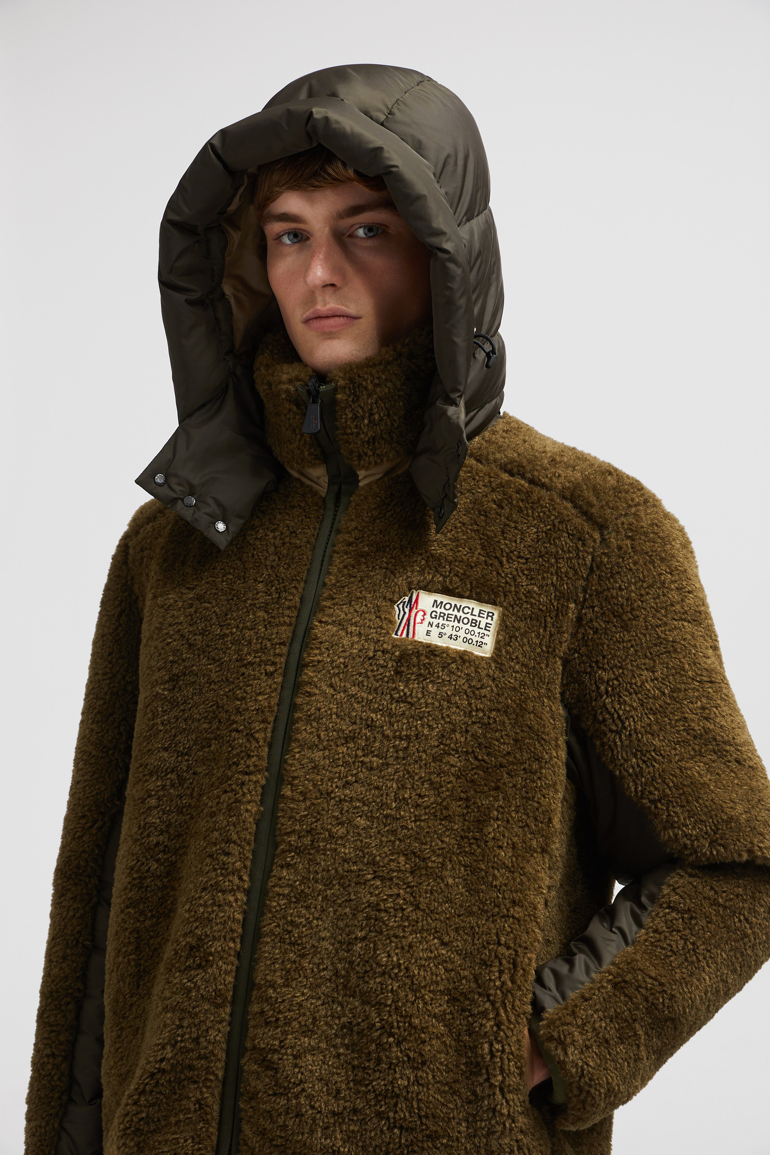 【MONCLER】Wengiリバーシブルテディショートダウンジャケット MONCLER】Wengiリバーシブルテディショートダウンジャケット