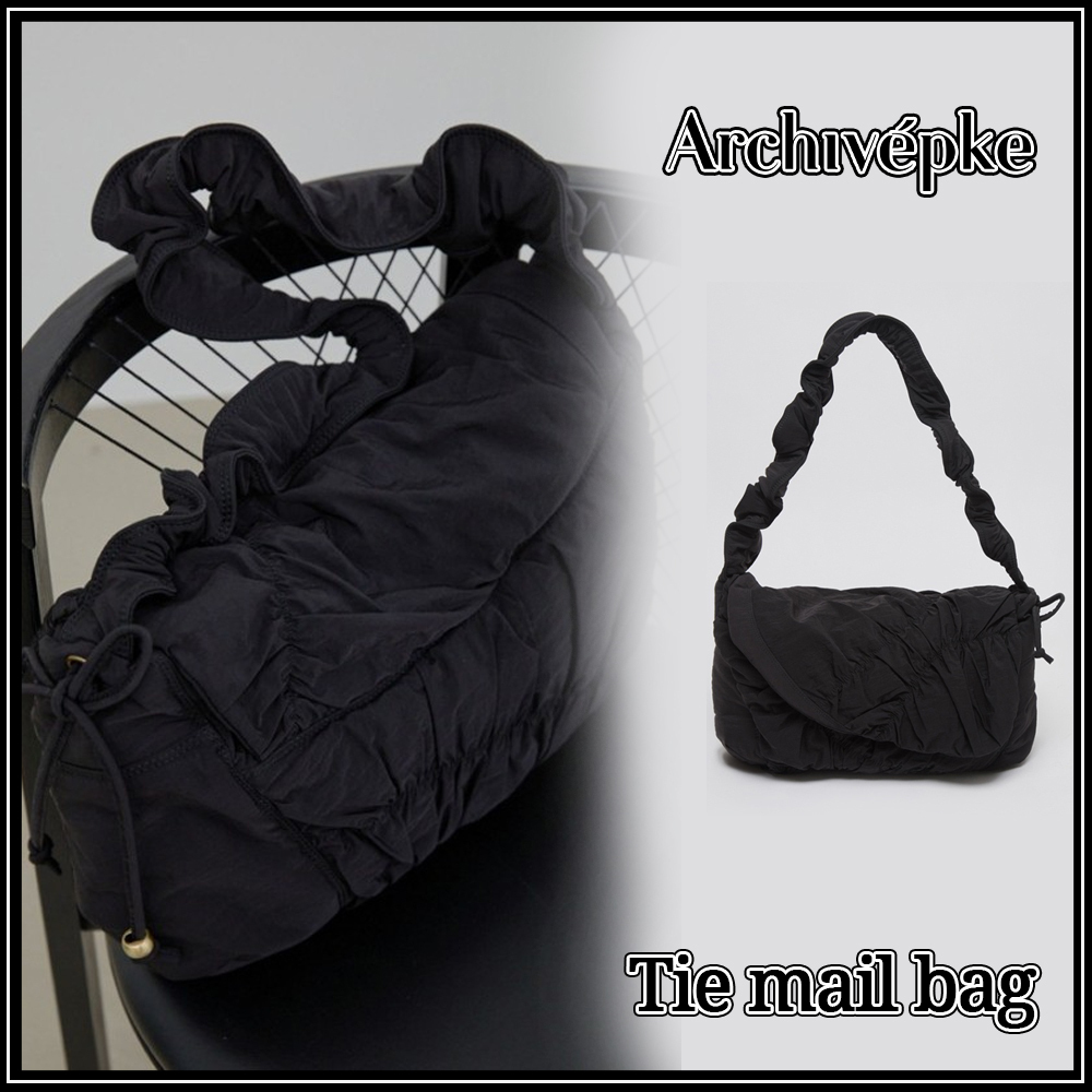 人気ショルダーバッグ【Archivepke】Tie mail bag