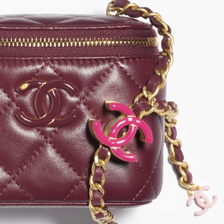 《フォルムが可愛い♡》CHANEL チェーン クラッチ