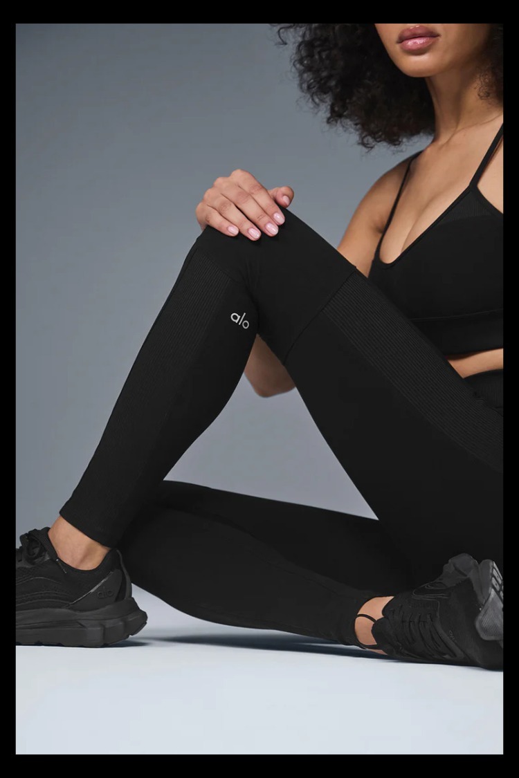 【日本未販売】Alo Yoga  ハイウエスト レギンス 国内発送