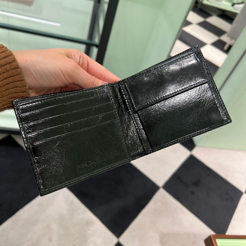 6万取引突破★UPS速達便利用【PRADA】2MO513 QHH_折りたたみ財布 org.jpg