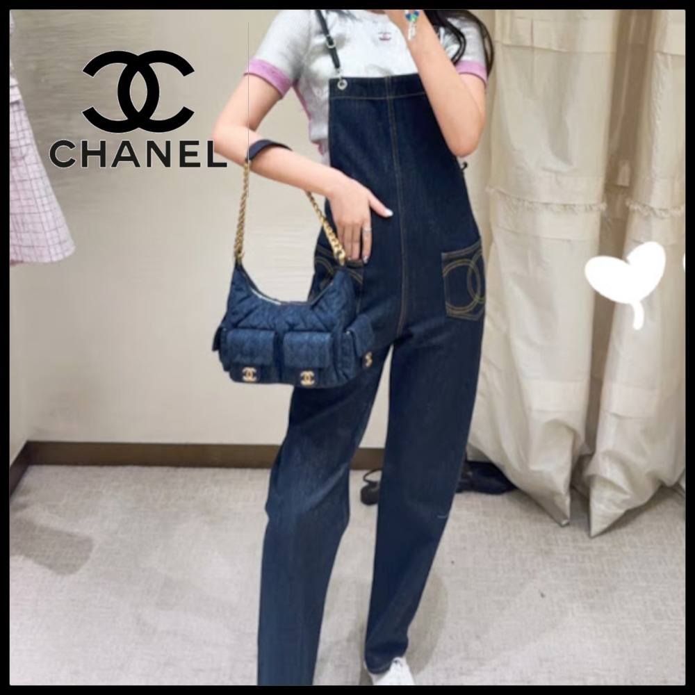 おしゃれ上級者♡【 CHANEL】 ブルーデニム ジャンプスーツ おしゃれ上級者♡【 CHANEL】 ブルーデニム ジャンプスーツ