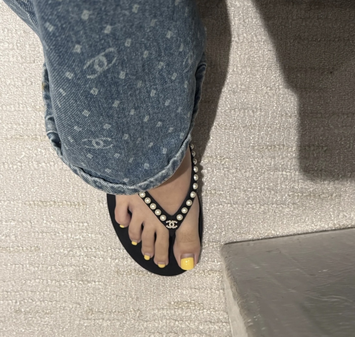 パールで綺麗に足元輝く♡25C【CHANEL】トング サンダル パール輝くお洒落なサンダル♪】CHANEL☆トング サンダル