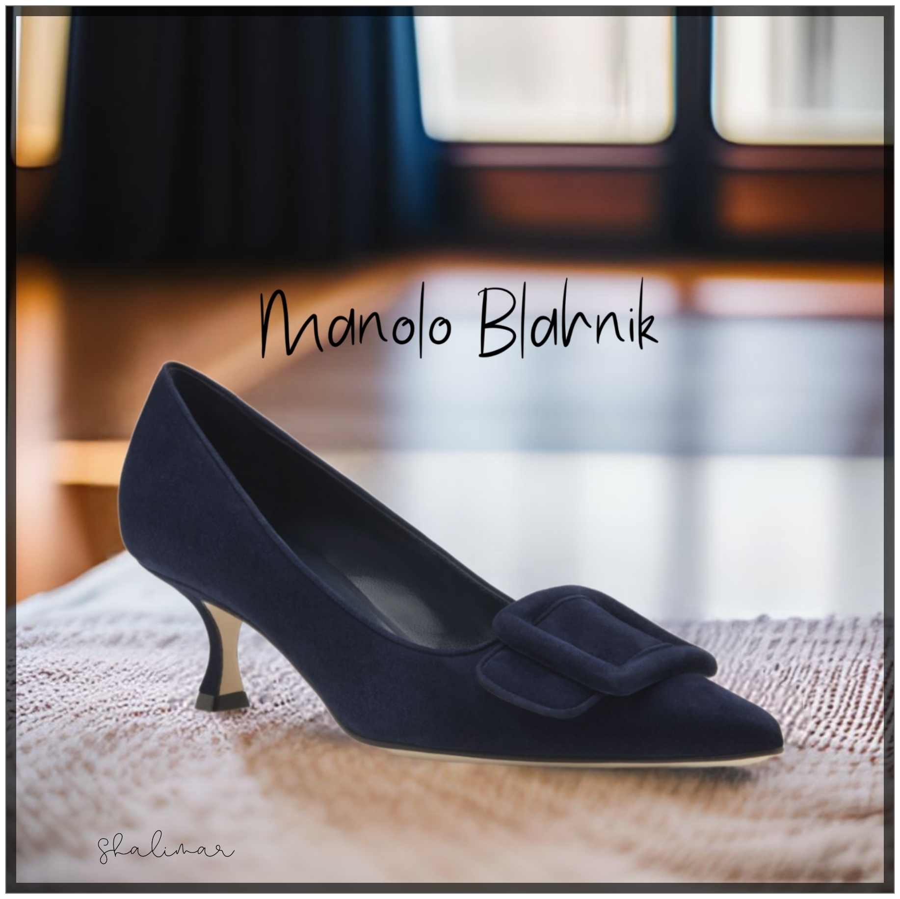 【MANOLOBLAHNIK】スエードバックルディテールローヒール
