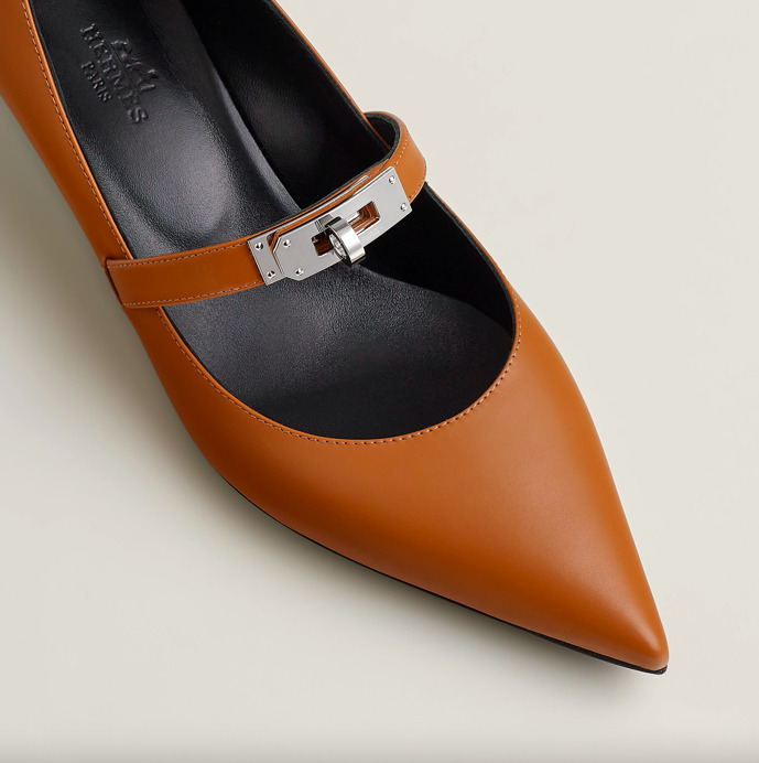 ケリーバックルがポイント【HERMES】パンプス ポインテッドトゥ ケリーバックルがポイント】HERMES パンプス ポインテッドトゥ