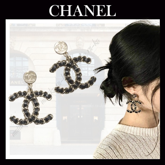 存在感バツグン☆【CHANEL】レザーチェーンピアス CCロゴ