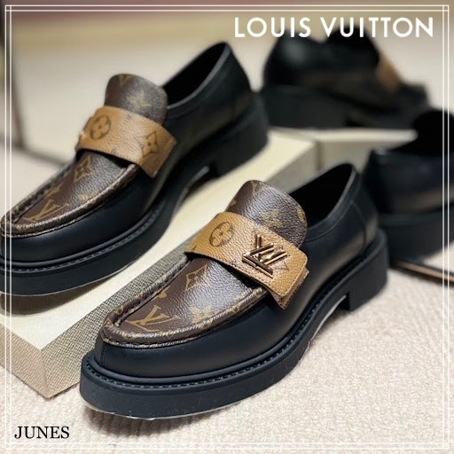 【大人可愛い♪】 Louis Vuitton アカデミーローモカシン 大人可愛い♪】 Louis Vuitton アカデミーローモカシン