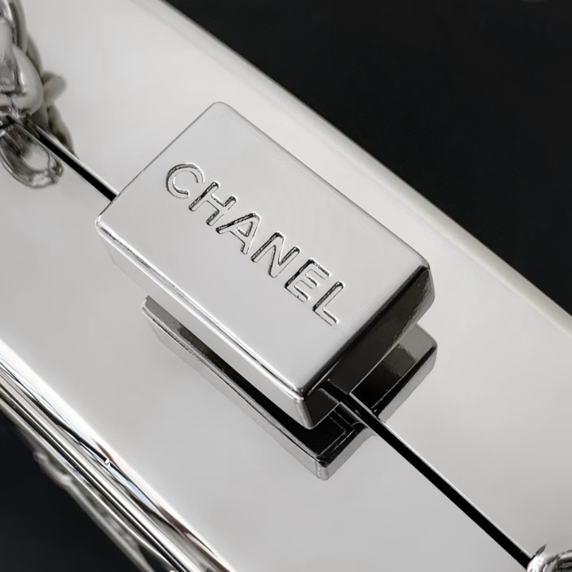 コンパクトタイプで可愛い♪【CHANEL】25C ロングネックレス コンパクトタイプで可愛い♪【CHANEL】25C ロングネックレス