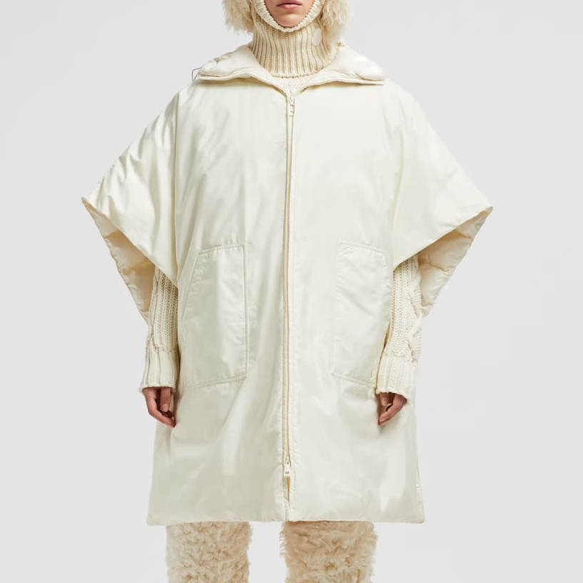 正規店買付★MONCLER フード付きパデッドケープ
