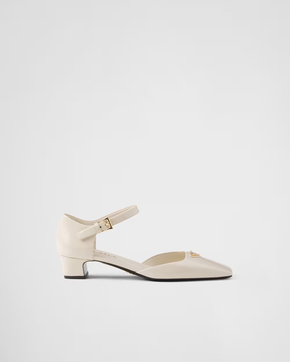 《送料無料》PRADA Patent leather pumps