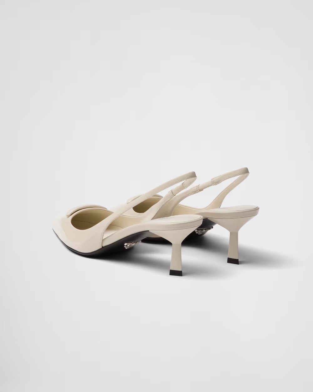 《送料無料》PRADA Patent leather slingback pumps