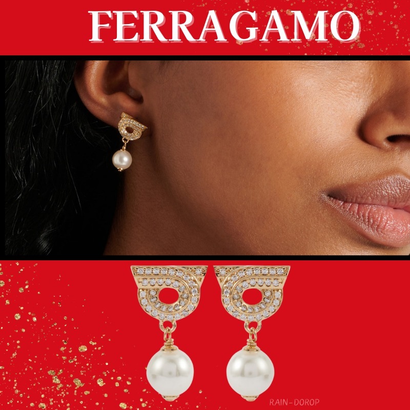 【FERRAGAMO】ガンチーニクリスタルピアス