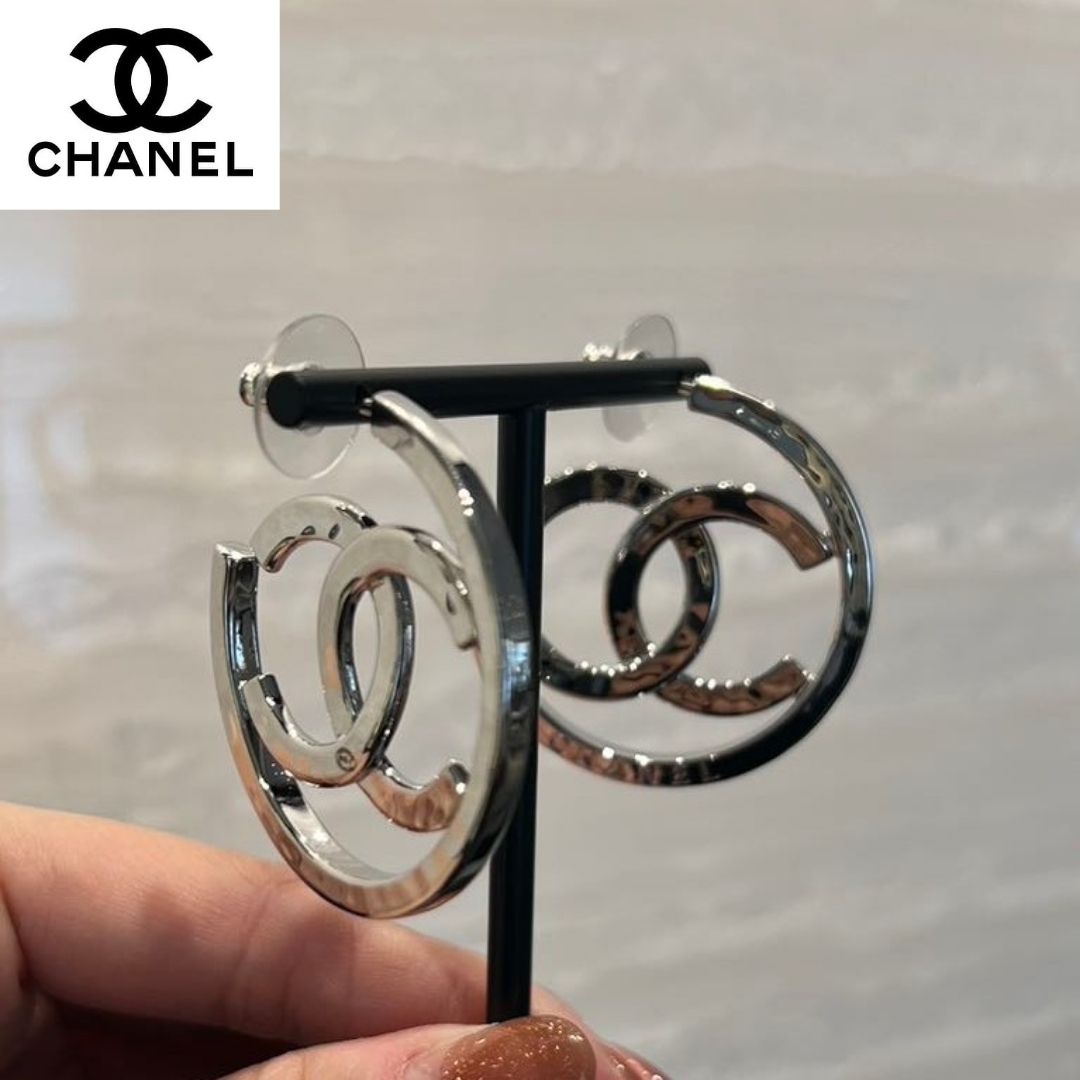 【CHANEL】25C シンプルでもインパクトあり◎シャネル ピアス