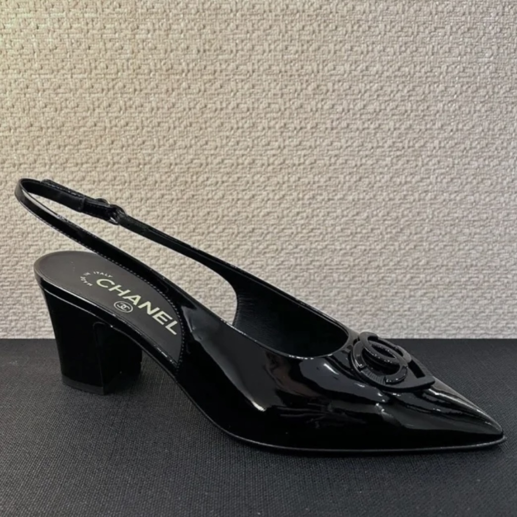 ロゴハート♡【 CHANEL】スエード スリングバック パンプス ロゴハート♡【 CHANEL】ブラック スリングバック パンプス