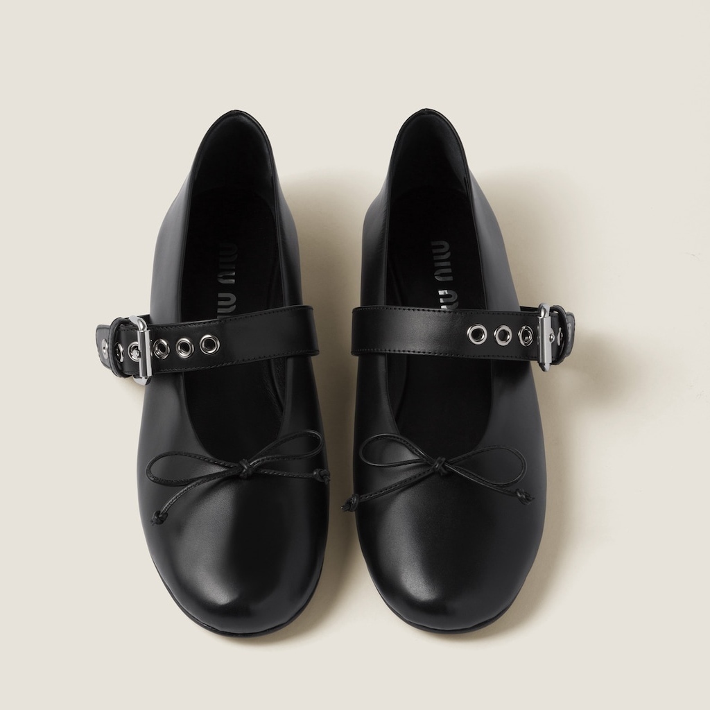 《洗練された逸品》【miumiu】レザーバレリーナ