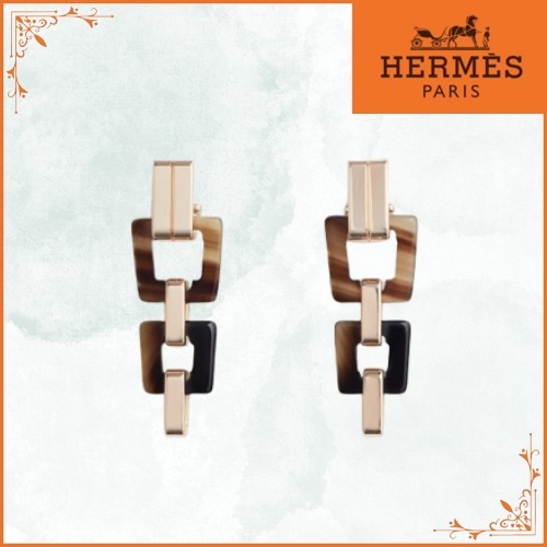 【HERMES】新作 天然素材 Ecuyere PMピアス