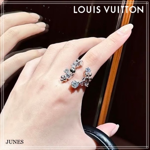 プレゼントに♪【LOUIS VUITTON】LVコンステレーションリング