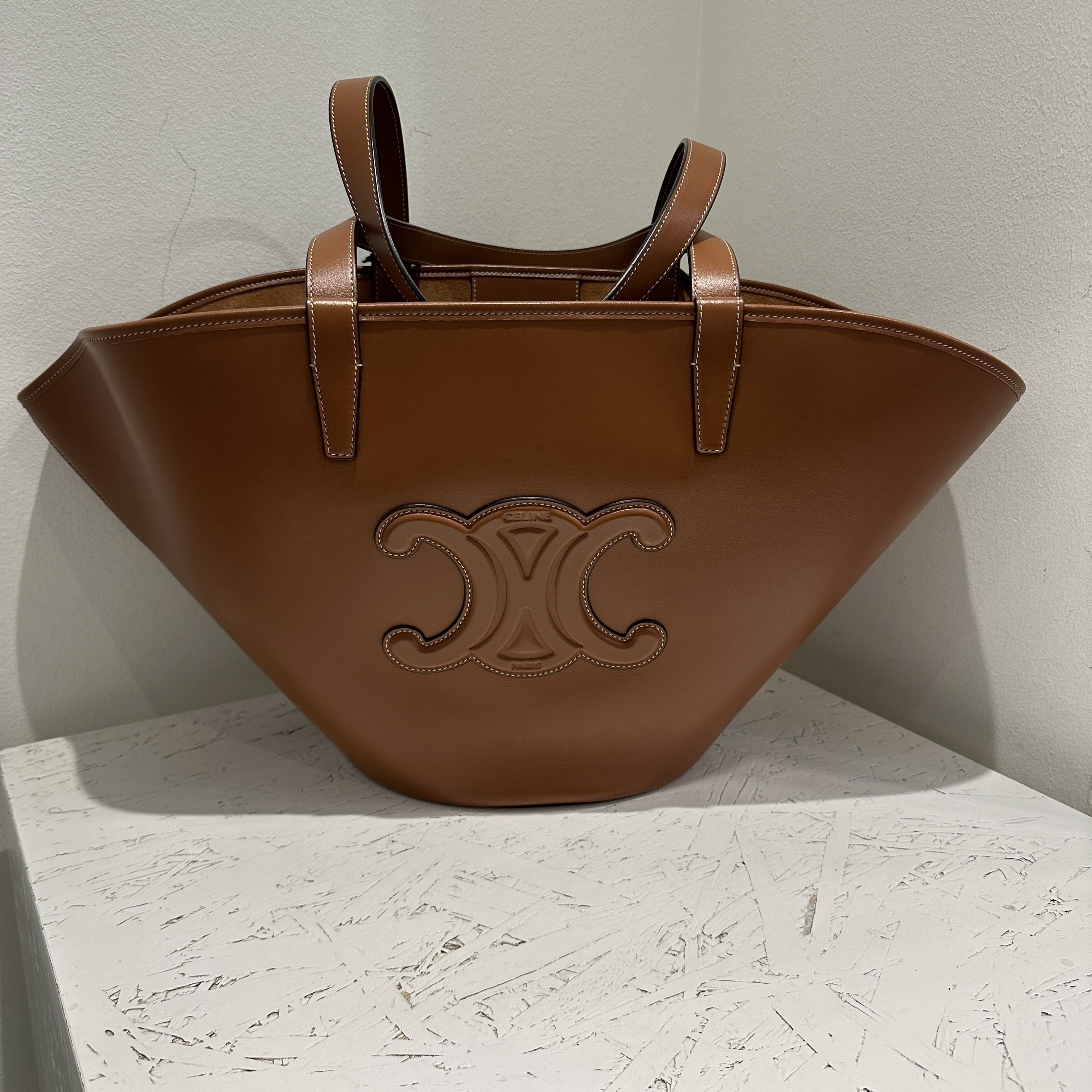 [VIPセール] CELINE セリーヌ Medium Couffin Triomphe バッグ