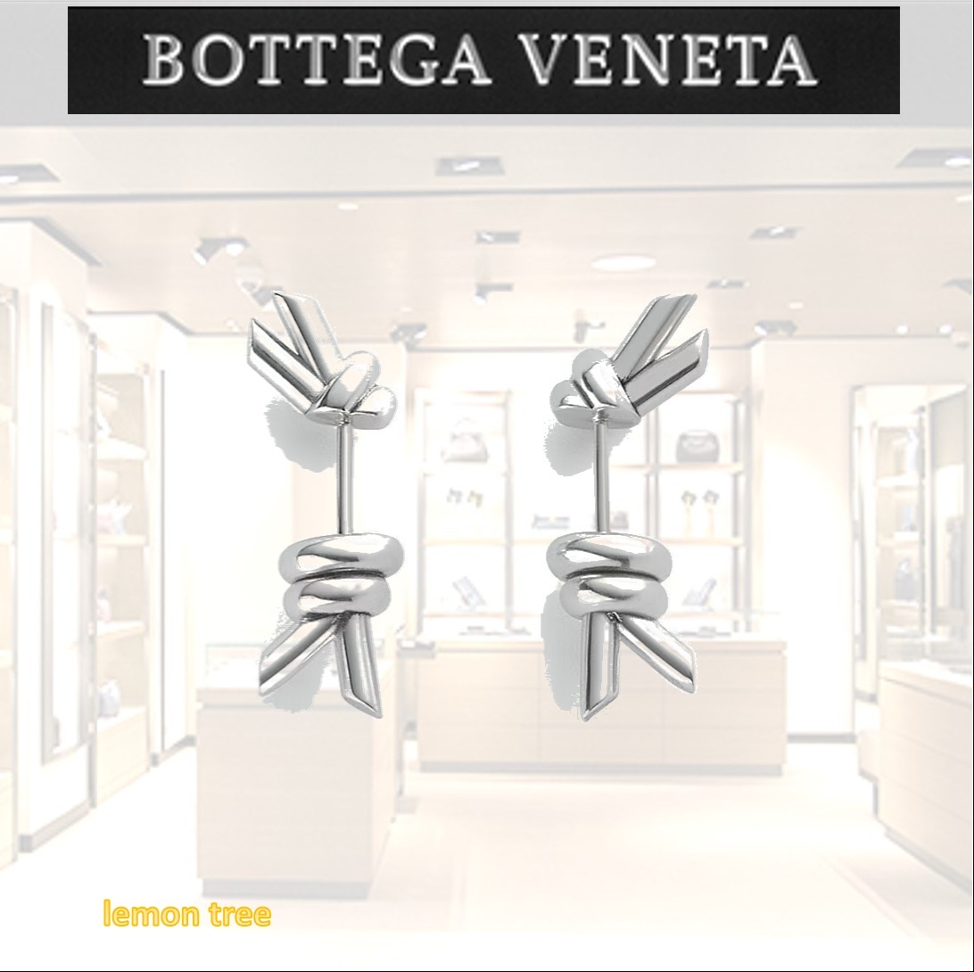 BOTTEGA VENETA ノット スタッズピアス