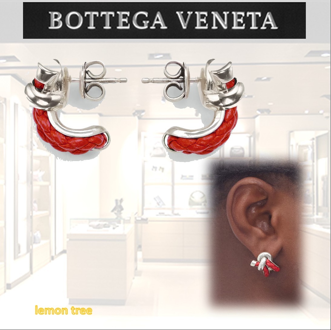BOTTEGA VENETA レザ とシルバーノット フープピアス