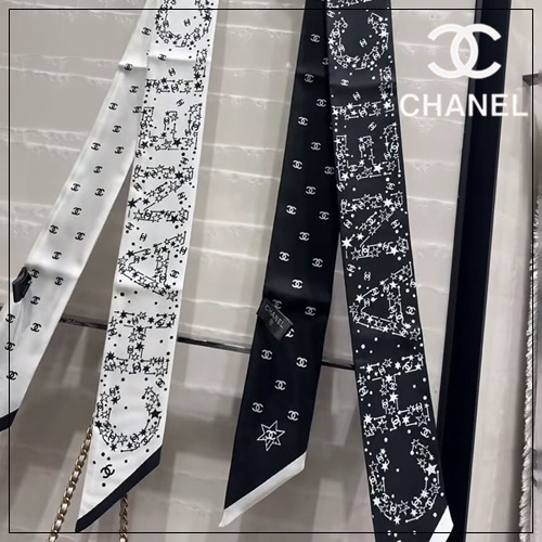 ポップなロゴモチーフデザイン♪【CHANEL】25C ツイリー