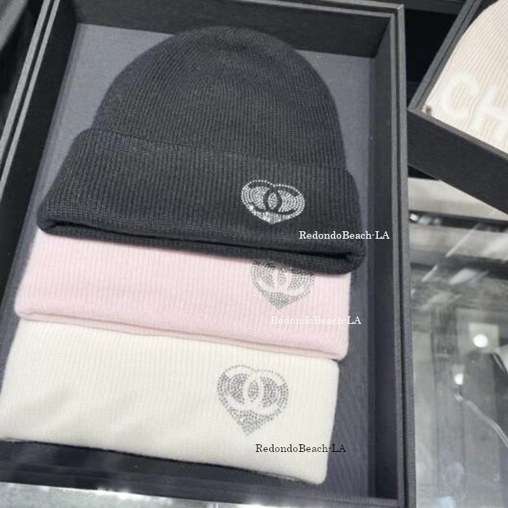 大切な人へのギフトに】☆CHANEL☆ニット帽☆希少ハートCCロゴ