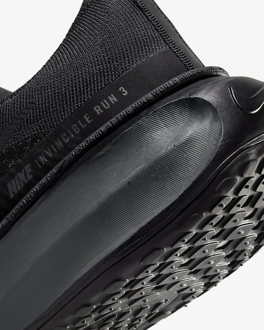 送料込み 追跡あり Nike ZoomX Invincible 3 \"Black\"