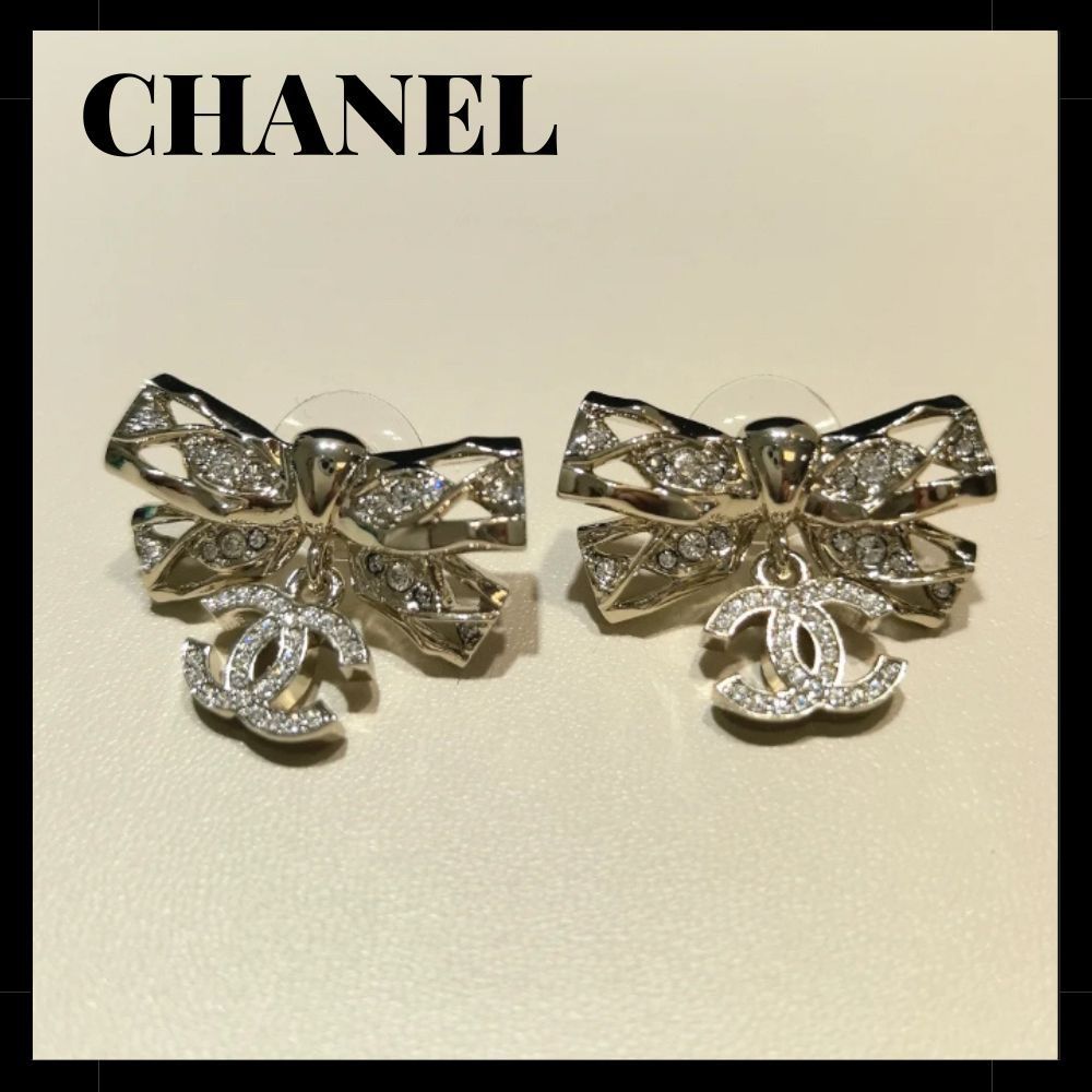 【大人の艶感】パール＆CCマーク25P CHANEL ロゴ ピアス ビジューが可愛い♪新作】CHANEL 25P CC パールピアス